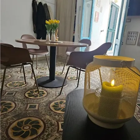 Lola's Apartament *